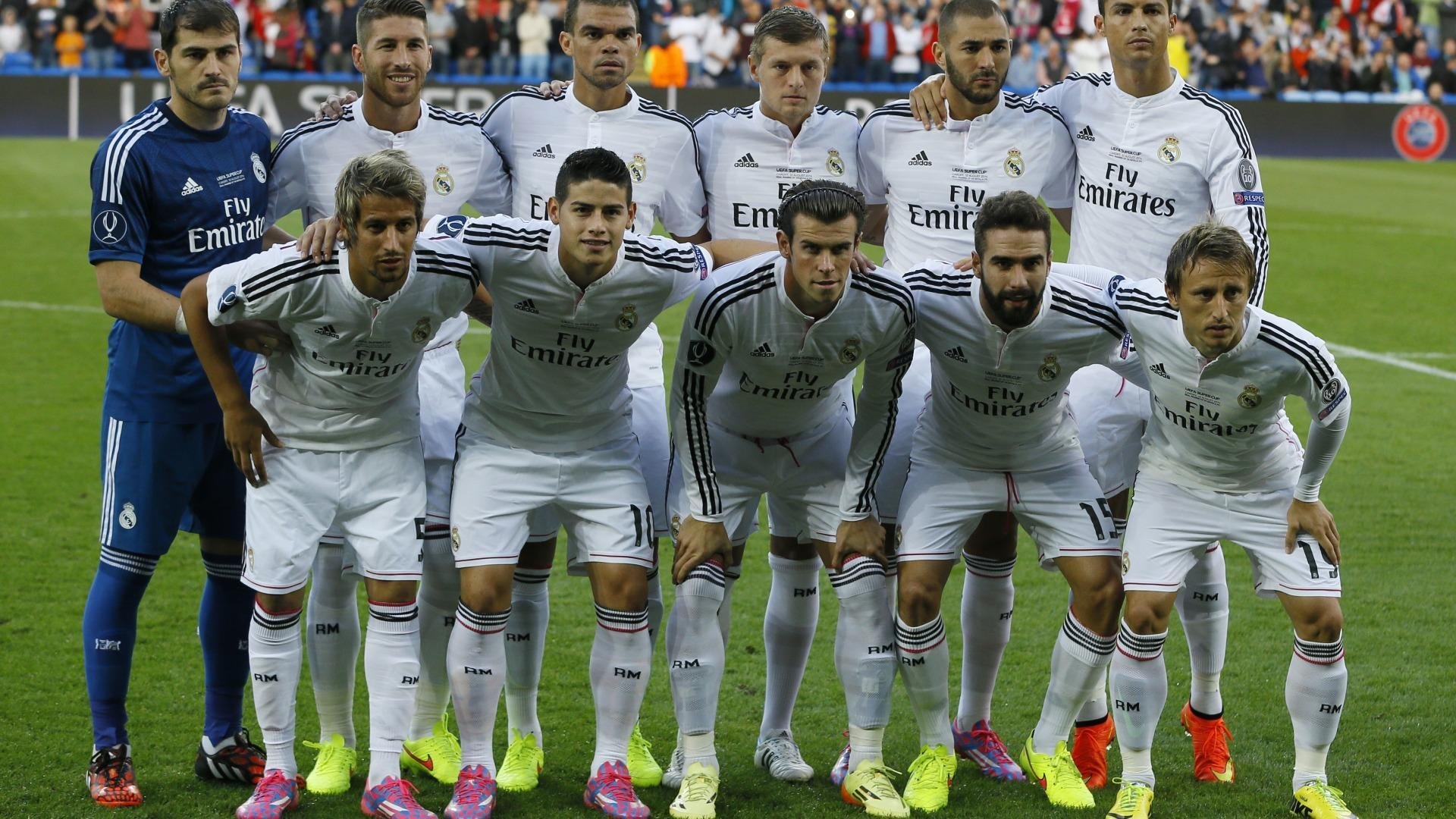 “冠军之路”揭秘:夺冠队伍的背后故事,冠军历程